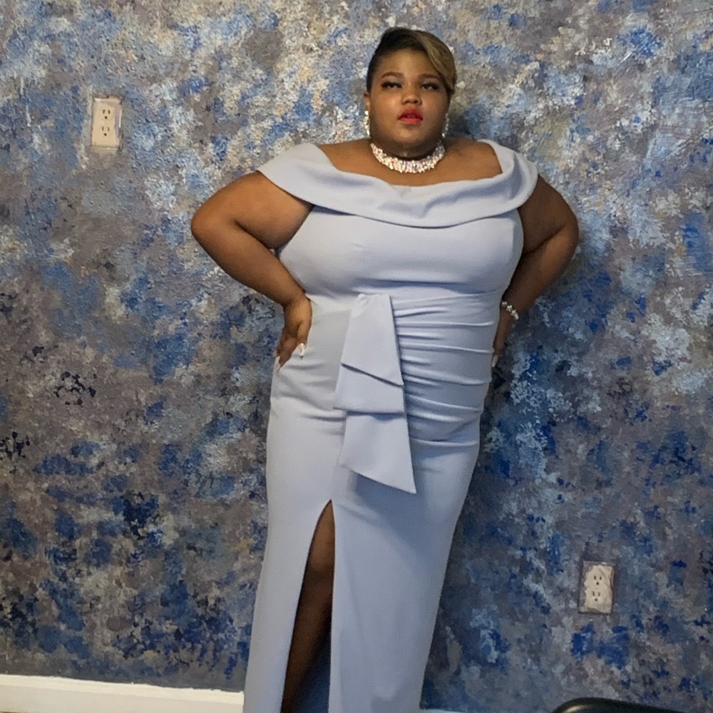 Prom dress - Picture 2 of 2